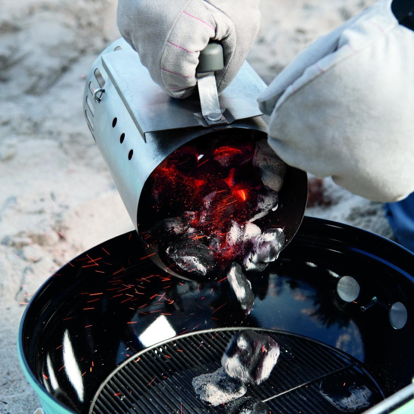 ENCENDEDOR RAPIDFIRE DE CARBON COMPACTO WEBER - GRUPODONPEDRO