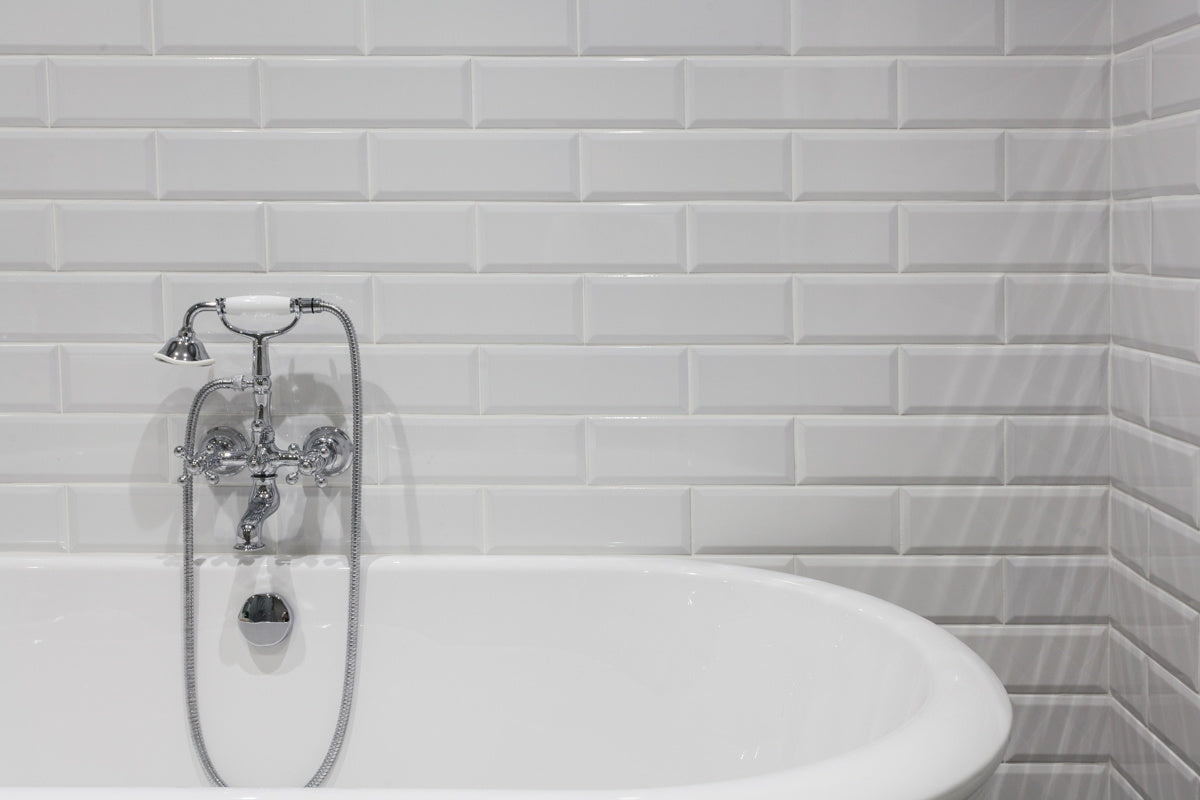 colourPlus® Esmalte para bañeras (750ml, blanco) 1K - satinado Pintura para  bañeras blanco - Reparador de bañeras - Esmaltar bañera - Esmalte