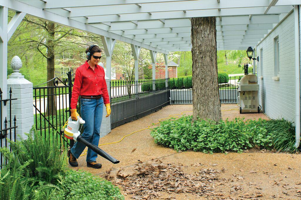 Sopladora eléctrica 1.1Kw 120v STIHL BGE-61