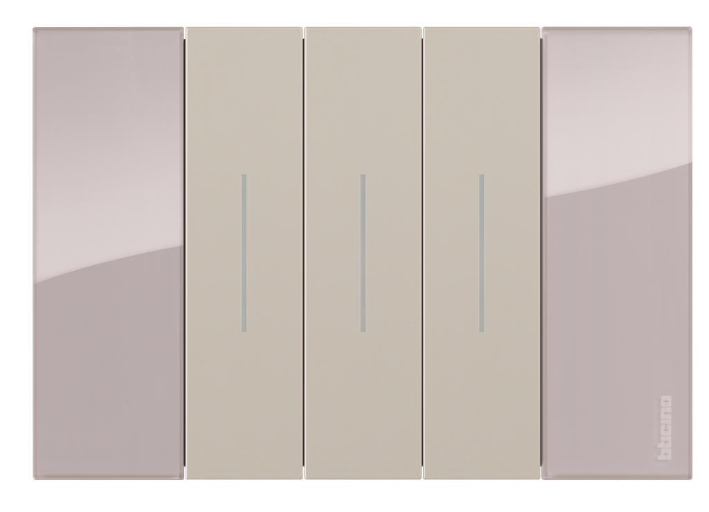 Placa de 3 modulos aura Livingnow Bticino