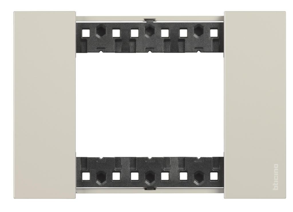 Placa de 3 modulos arena Livingnow Bticino