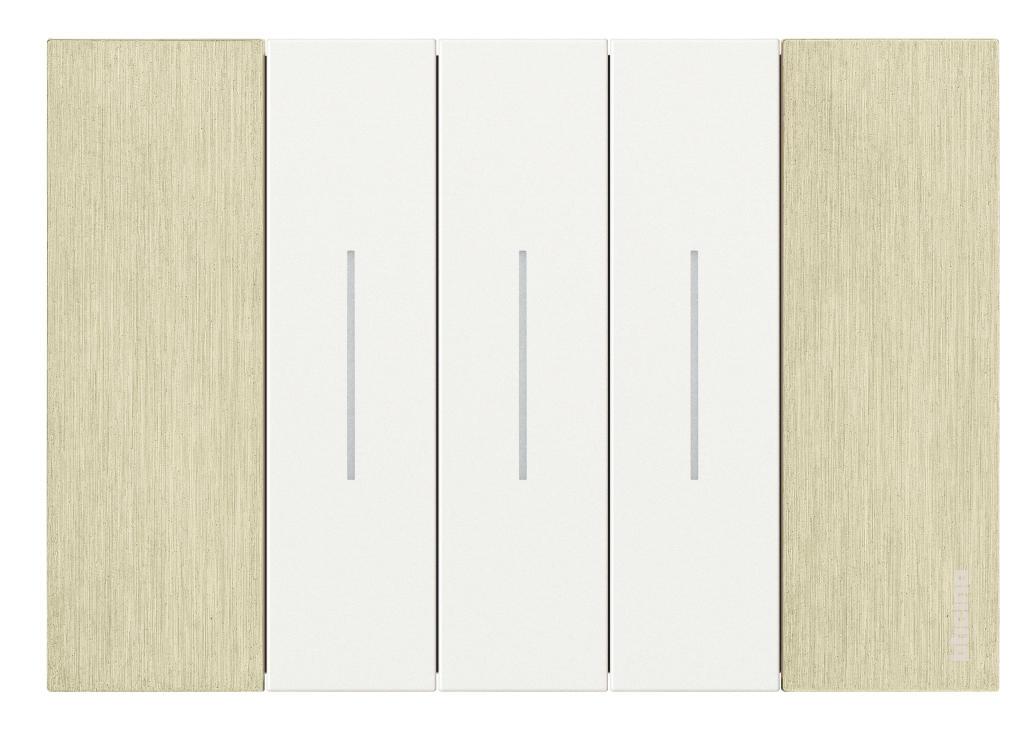 Placa de 3 modulos oro Livingnow Bticino