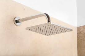 Regadera cuadrada 22cm Urrea con brazo y chapeton