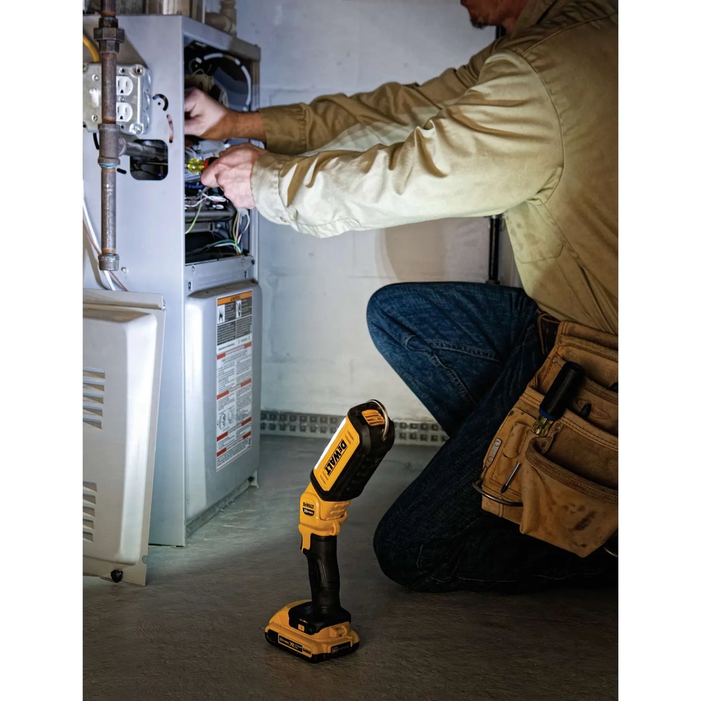 Linterna de trabajo Dewalt DCL050 20V MAX de hasta 1000 lumenes