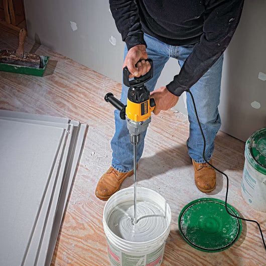 Taladro mezclador tipo espada Dewalt de 1/2"