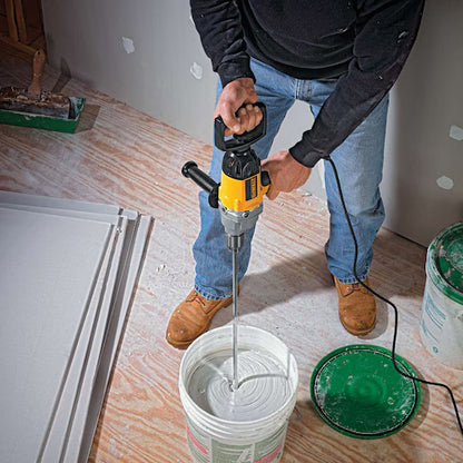 Taladro mezclador tipo espada Dewalt de 1/2"