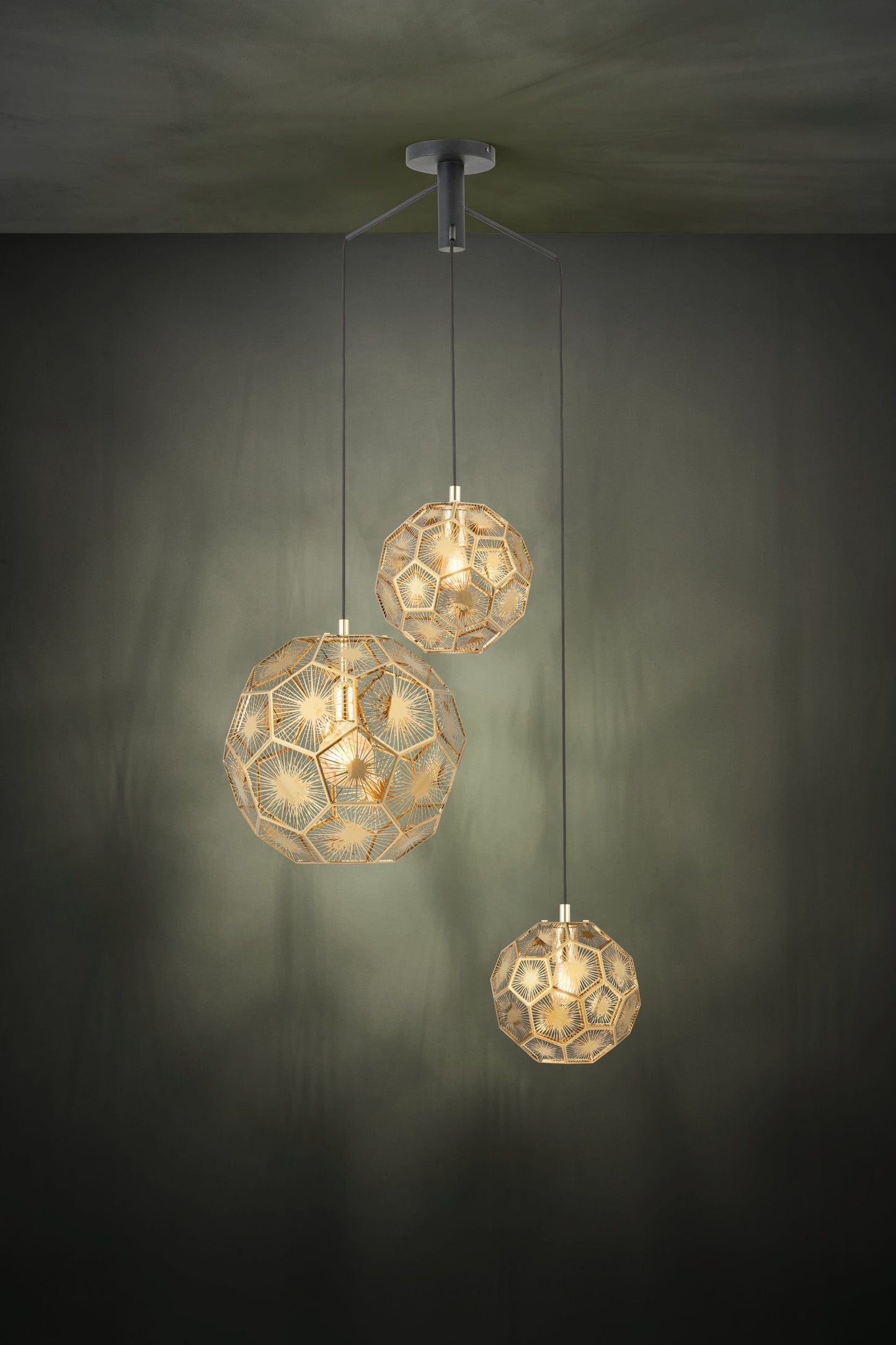 Lampara colgante Eglo Skoura laton de 3 luces