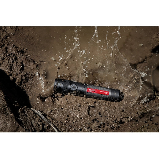 Linterna recargable de enfoque giratorio 1100 lúmenes Milwaukee Redlithium