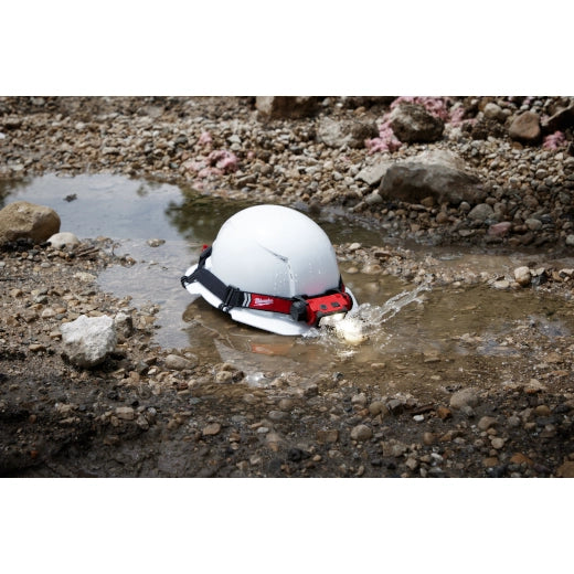 Linterna para casco recargable Milwaukee RedLithium