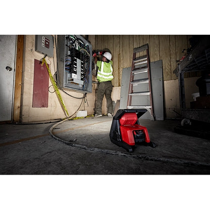 Luz de trabajo intensa de doble potencia Milwaukee M18 Rover (sin batería)