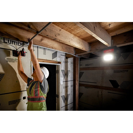 Luz de trabajo intensa de doble potencia Milwaukee M18 Rover (sin batería)