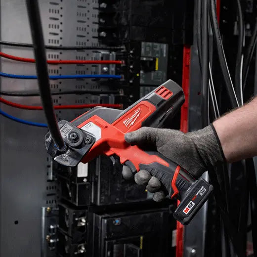 Kit de cortadora de cables inalámbrico 600 MCM M12 Milwaukee