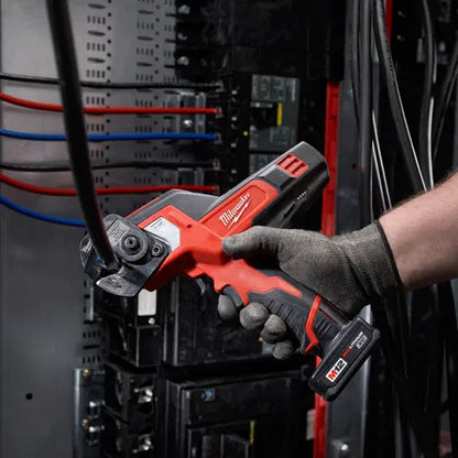 Kit de cortadora de cables inalámbrico 600 MCM M12 Milwaukee