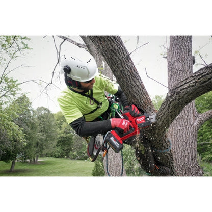 Sierra podadora inalámbrica Milwaukee M18 FUEL HATCHET de 8"