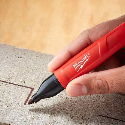 Marcador de punta media negro Milwaukee Inkzall 2 unidades