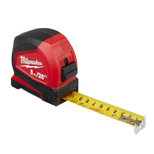 Flexómetro compacto Milwaukee de 8m resistente a golpes