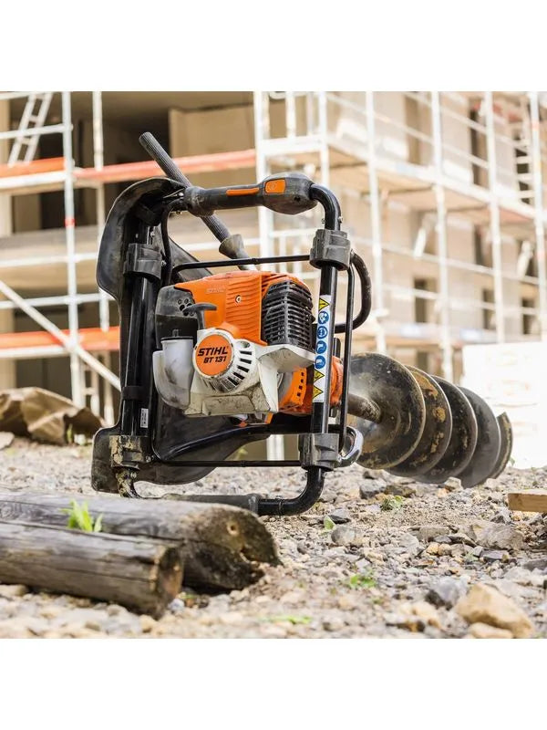 Ahoyadora a gasolina STIHL BT 131 de 1.9 hp