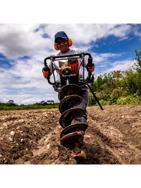 Ahoyadora a gasolina STIHL BT 131 de 1.9 hp