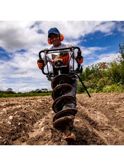 Ahoyadora a gasolina STIHL BT 131 de 1.9 hp