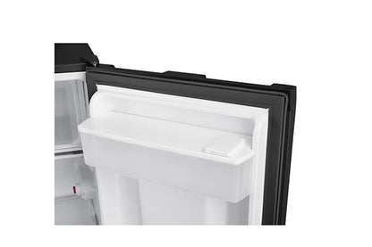 Refrigerador TCL de 7 pies cúbicos negro