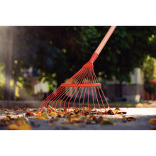 Escoba metálica de alambre y mango de madera 120 cm Tramontina