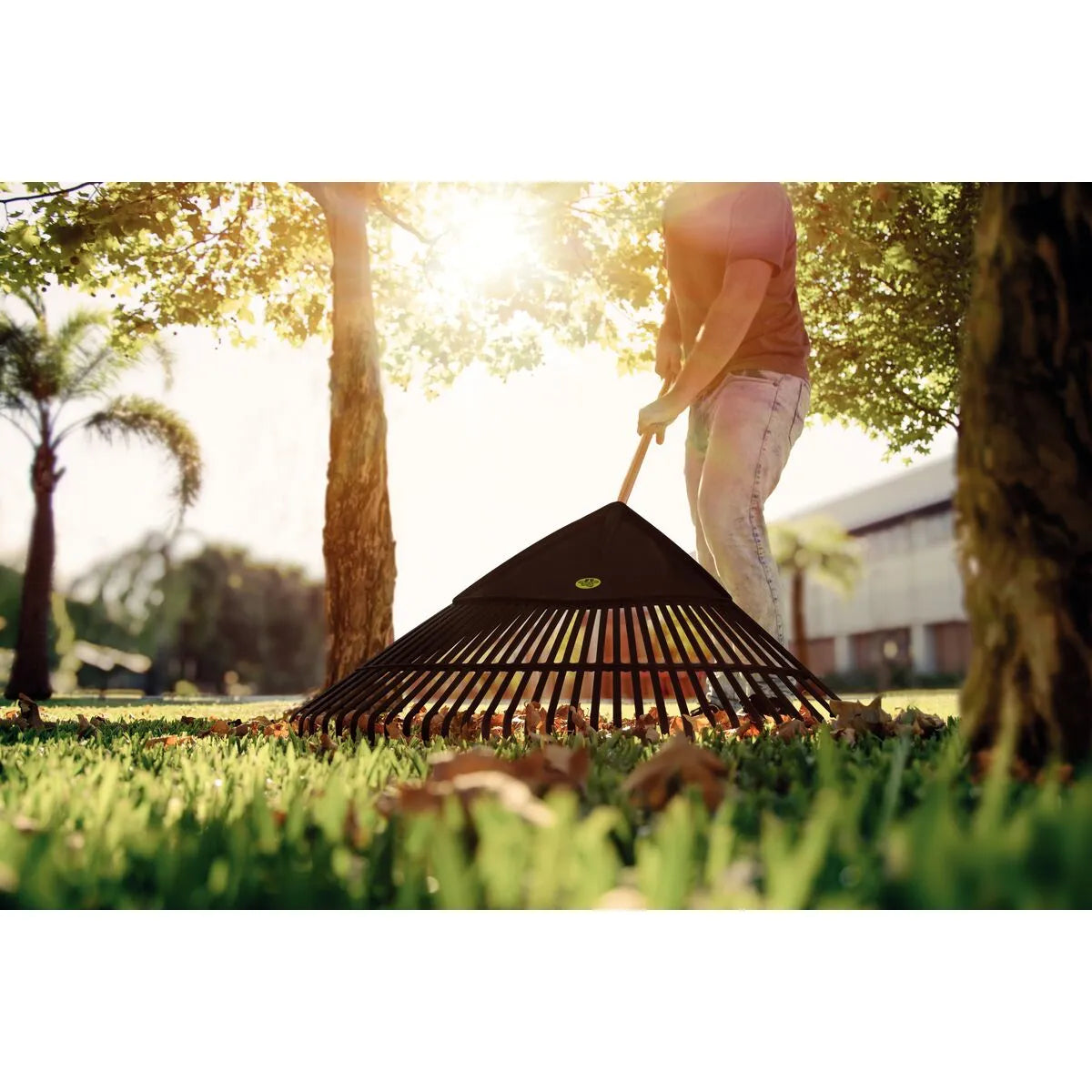Escoba plástica con 30 dientes Tramontina