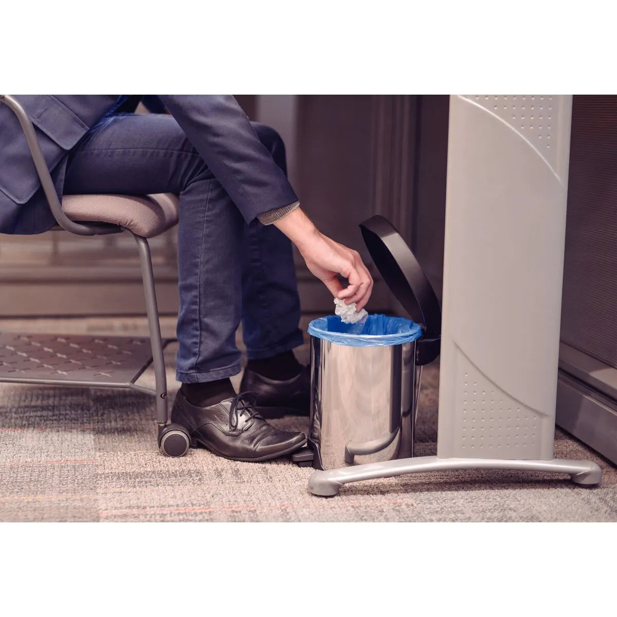 Basurero con pedal acero inoxidable Tramontina de 5L