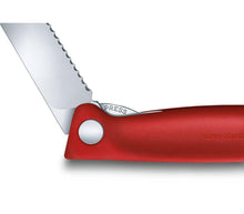 Cargar imagen en el visor de la galería, CUCHILLO PLEGABLE PARA VERDURAS ROJO VICTORINOX - GRUPODONPEDRO
