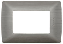 Placa de 3 modulos color acero con chasis quinziño mx Bticino